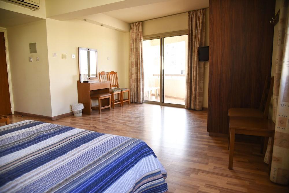 Elysso Hotel Larnaca Luaran gambar